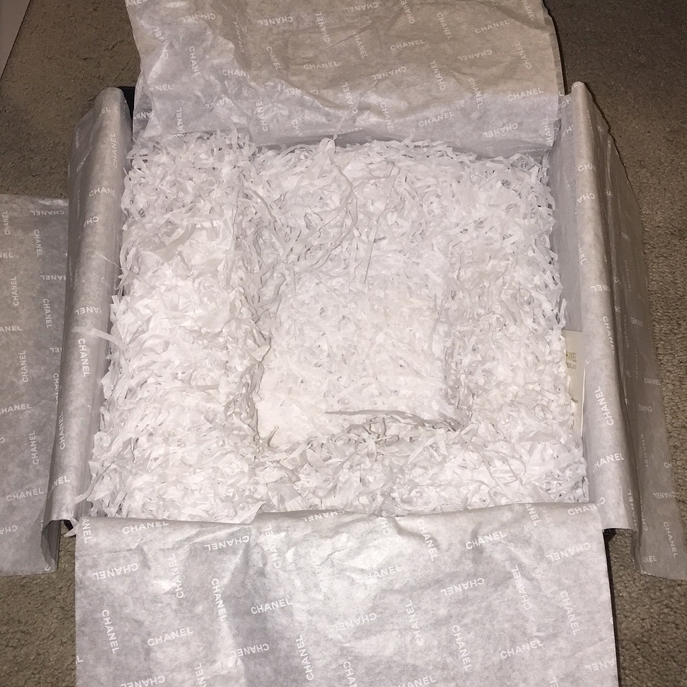 Authentic Chanel box - Picture 5 of 9